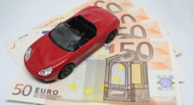 Billets Euros Voiture (Pixabay Licence CC usage commercial libre)