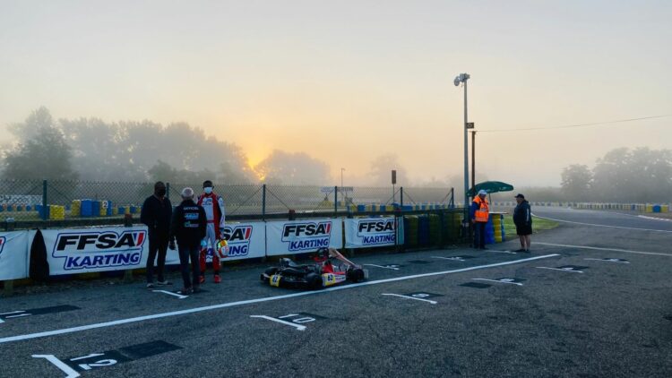 Levé de soleil dans l’Allier sur la piste avec le kart de Craig Tanic