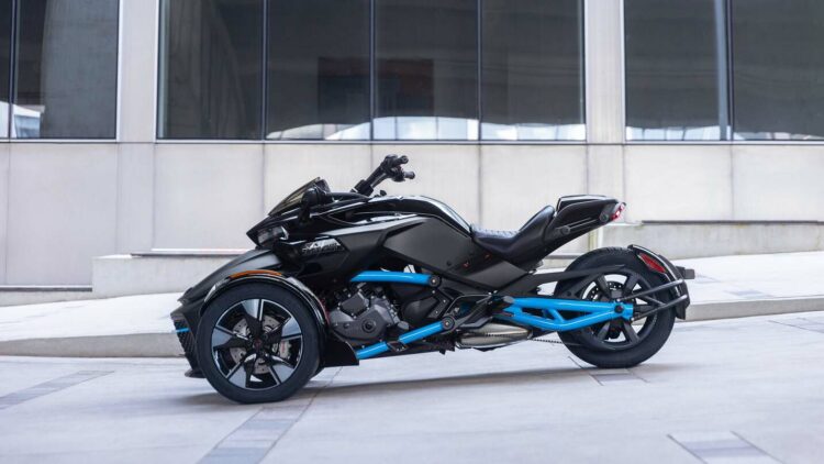 Can-Am Spyder permis B motos