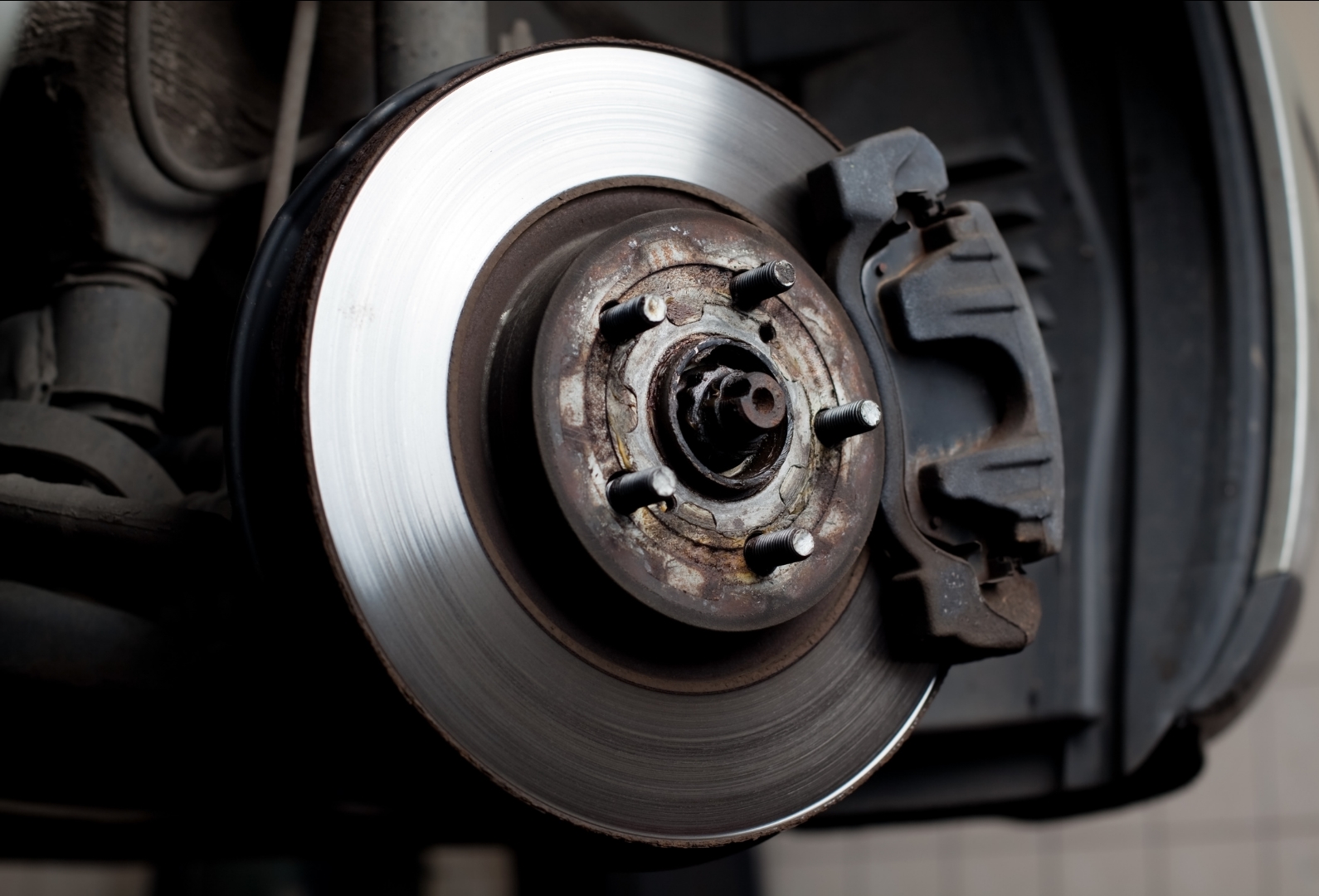 5 étapes pour changer les disques de frein de sa voiture