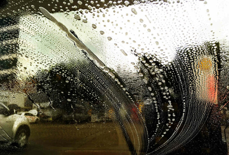 Nettoyant vitres voiture, lave vitres auto