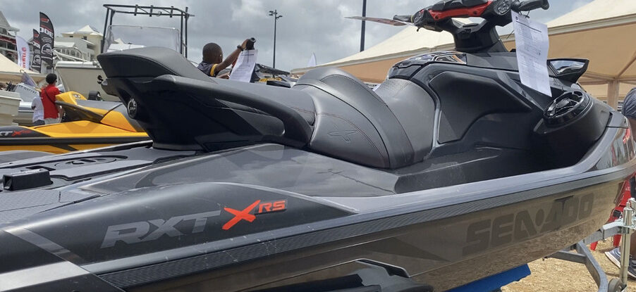 RXT-X 300 RS au salon du bateau martinique
