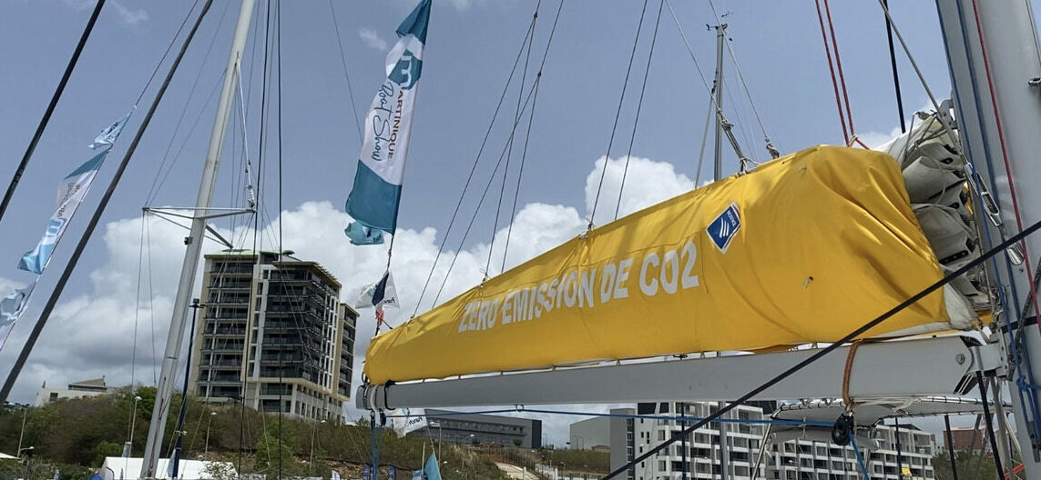 Voile catamaran éléctrique
