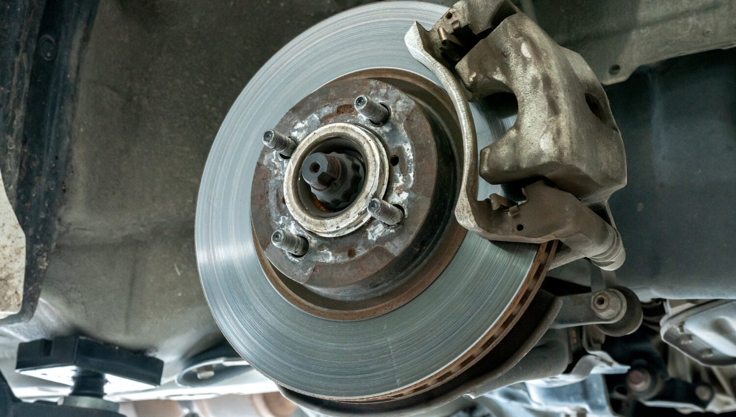 Quand faut-il remplacer les disques et les plaquettes de frein ?