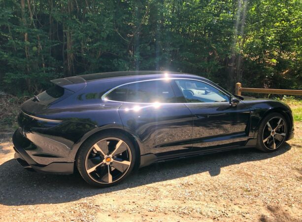 Taycan Turbo S Cross Turismo