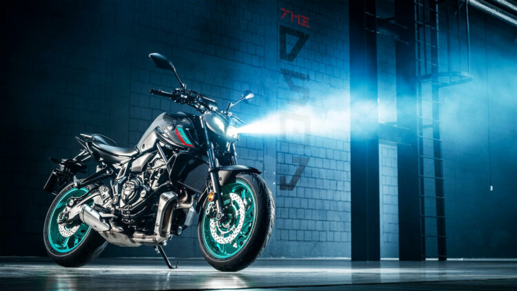 A2 Yamaha MT-07 avant