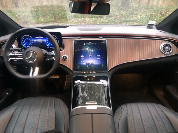 Mercedes EQE 350 intérieur