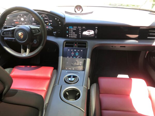 Porsche Taycan Turbo S Cross Turismo - intérieur